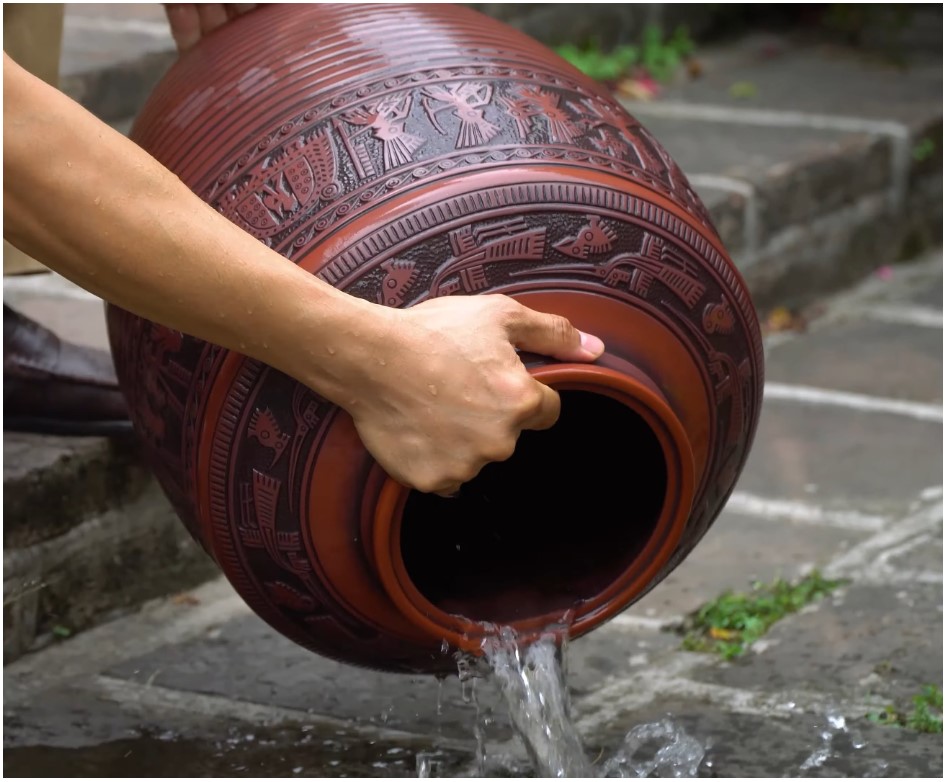 Bước 3 Khi Vệ Sinh Chum Sành Gốm Sứ Bát Tràng 