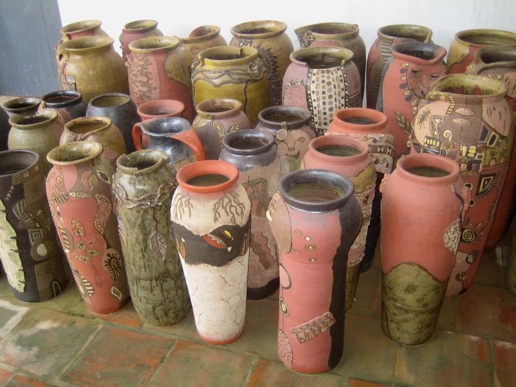 Kỹ Thuật Chạm Nổi Trên Các Sản Phẩm Gốm Sứ Bát Tràng