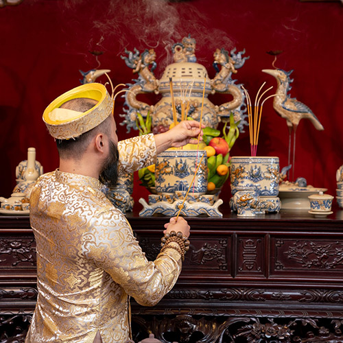 Lưu Ý Khi Bát Hương Gốm Sứ Bát Tràng Bị Xê Dịch