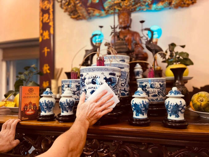 Lưu Ý Khi Dọn Dẹp Bàn Thờ Xê Dịch Bát Hương