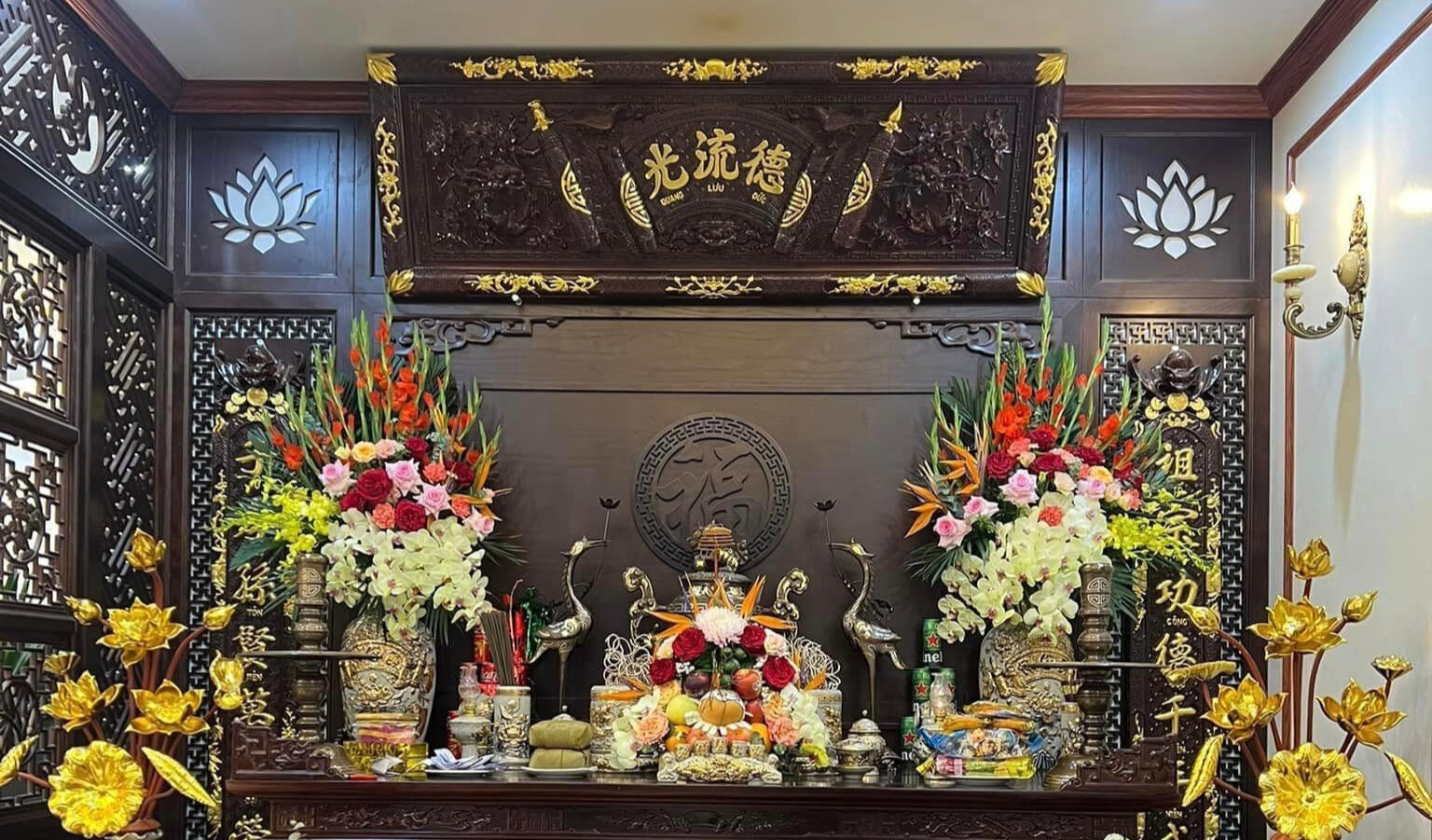 Nên Cắm Bao Nhiêu Bông Hoa Khi Thờ Cúng Gia Tiên - Phúc Lộc Viên Minh