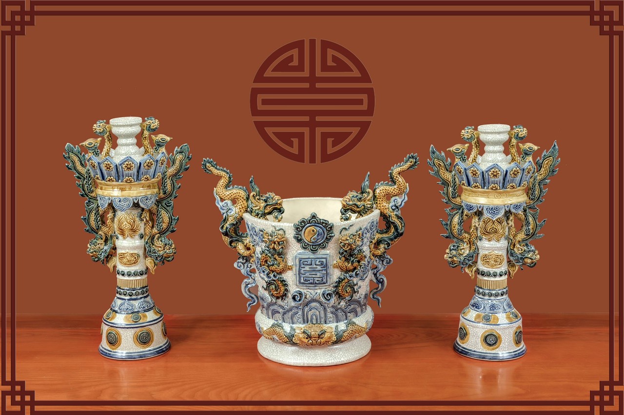 Tìm Hiểu Ý Nghĩa Của Lư Hương Trong Thờ Cúng Gia Tiên -Gốm Sứ Phúc Lộc Viên Minh