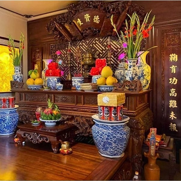 Ý nghĩa của hoa trong thờ cúng gia tiên - Phúc Lộc Viên Minh