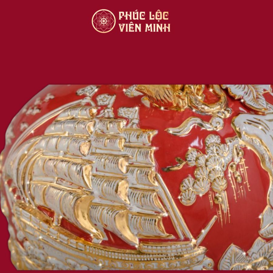 Bình Hút Lộc Thuận Buồm Xuôi Gió Men Đỏ Họa Tiết Trắng Vẽ Vàng Gốm Sứ Bát Tràng - Phúc Lộc Viên Minh