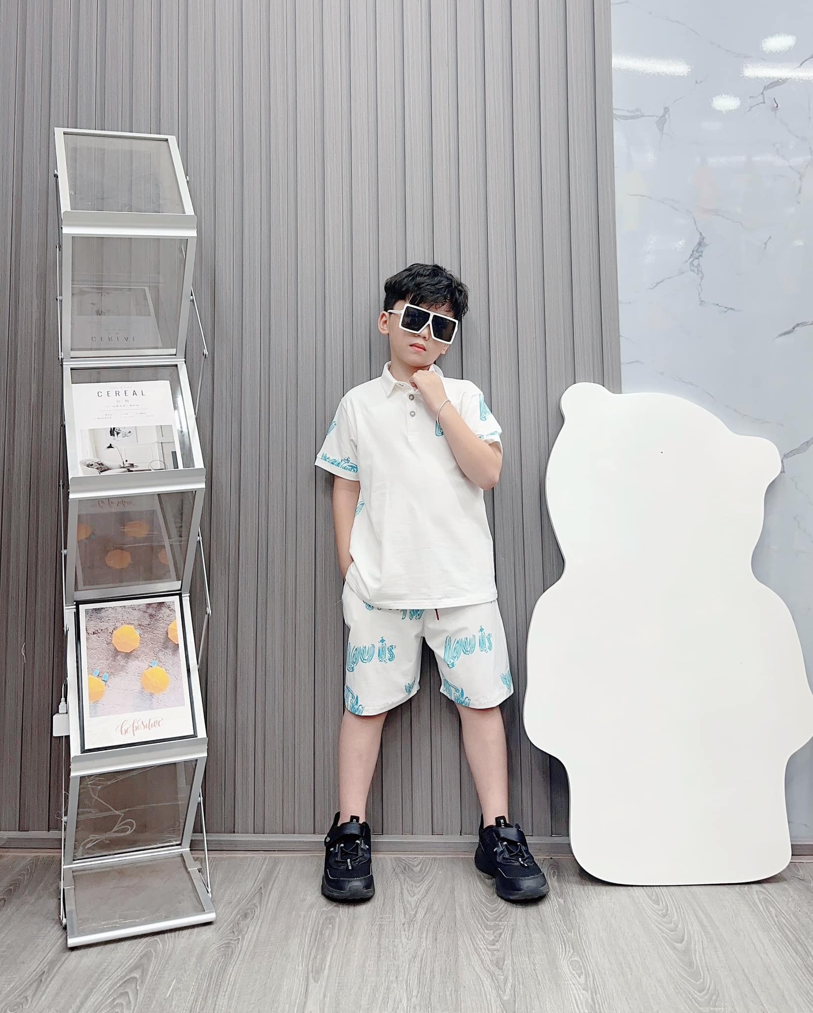 Bộ trụ bé trai cotton in hình Lowis (26-38kg)