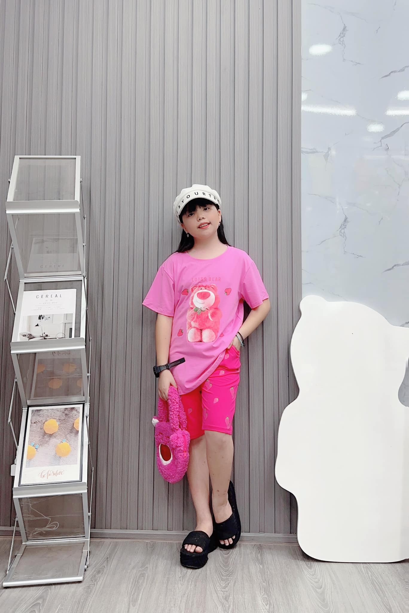 Bộ lửng bé gái cotton in hình Gấu dâu Lotso bear (12-26Kg)