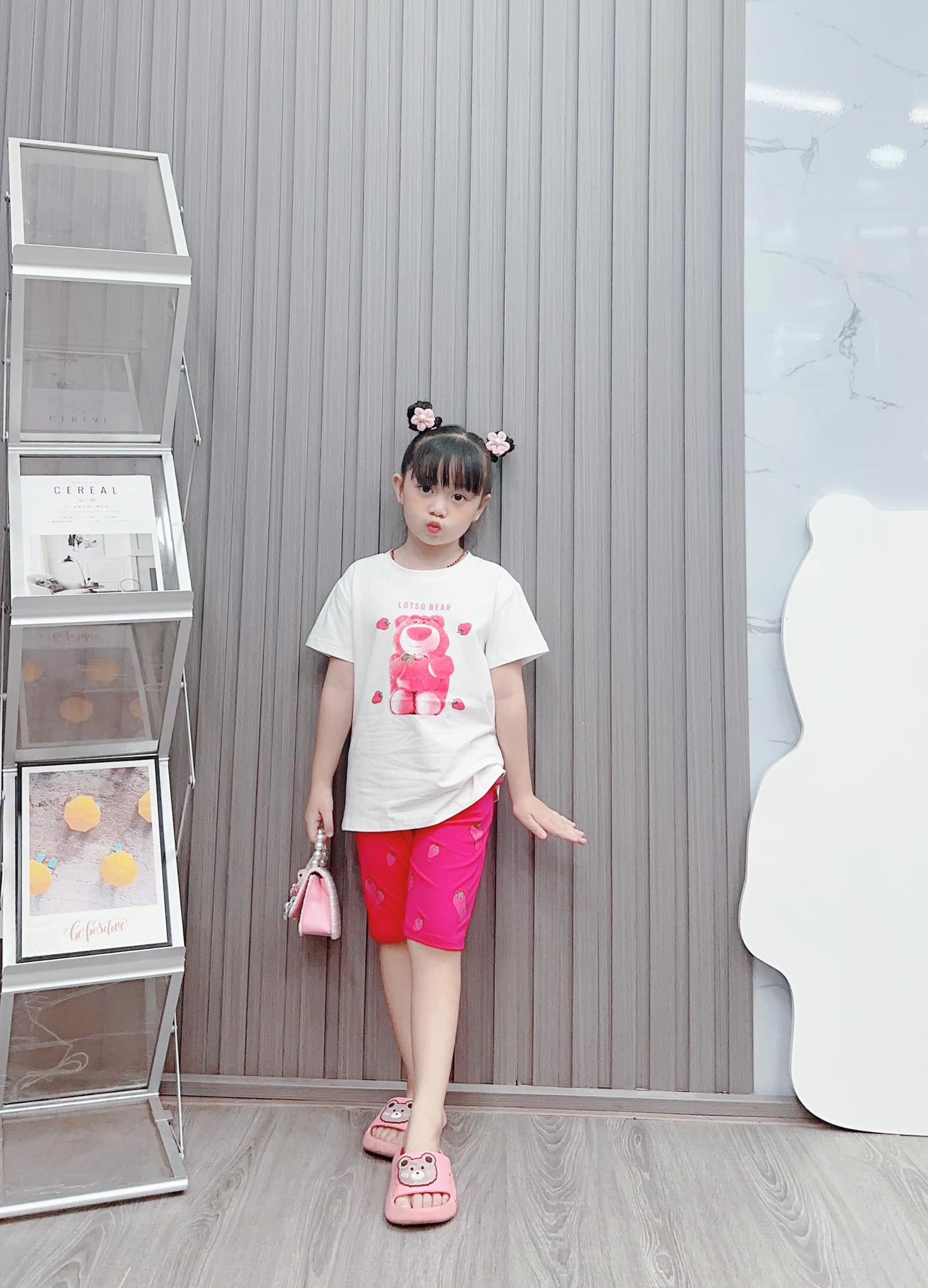 Bộ lửng bé gái cotton in hình Gấu dâu Lotso bear (39-60Kg)