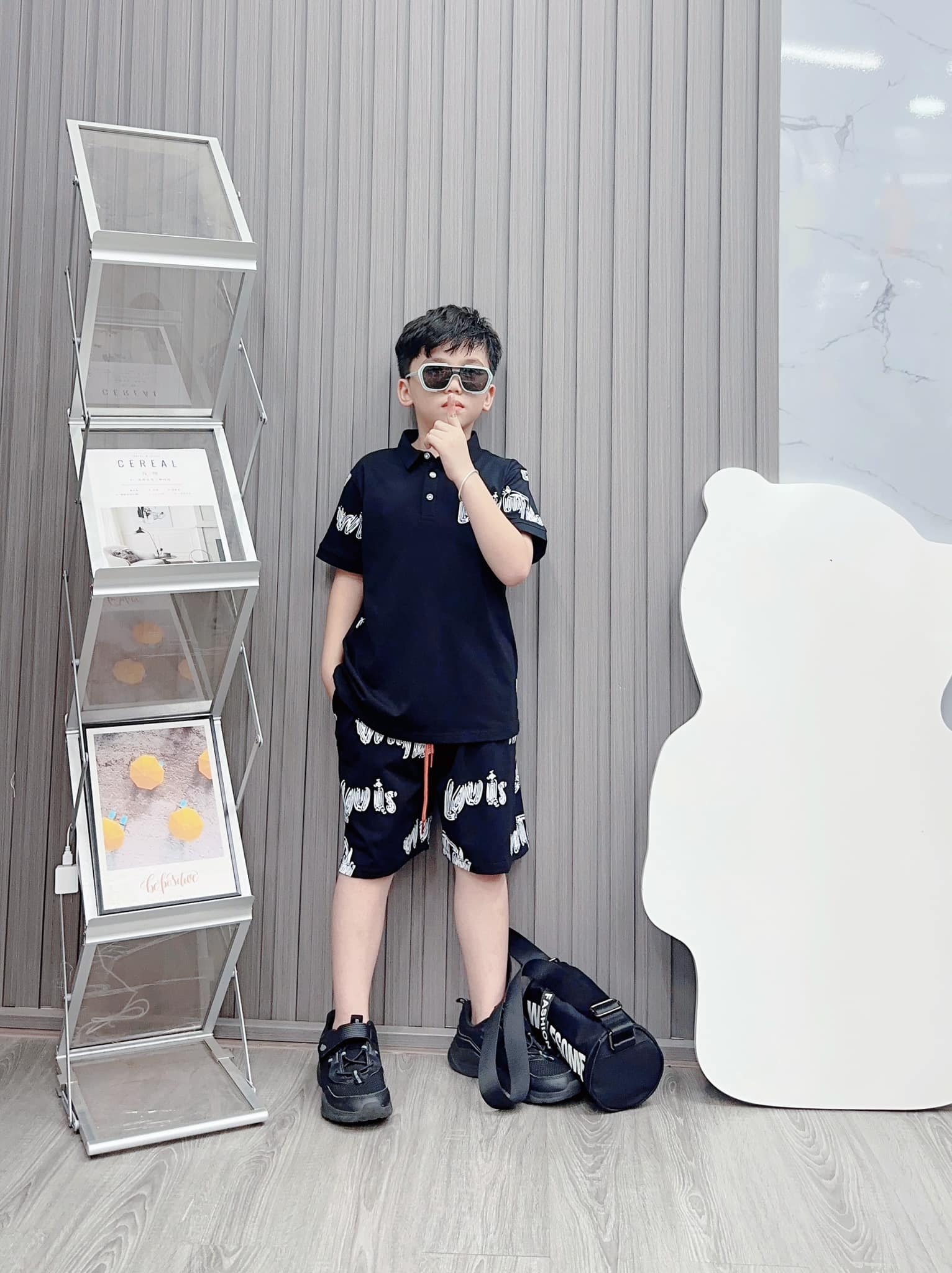 Bộ trụ bé trai cotton in hình Lowis (26-38kg)