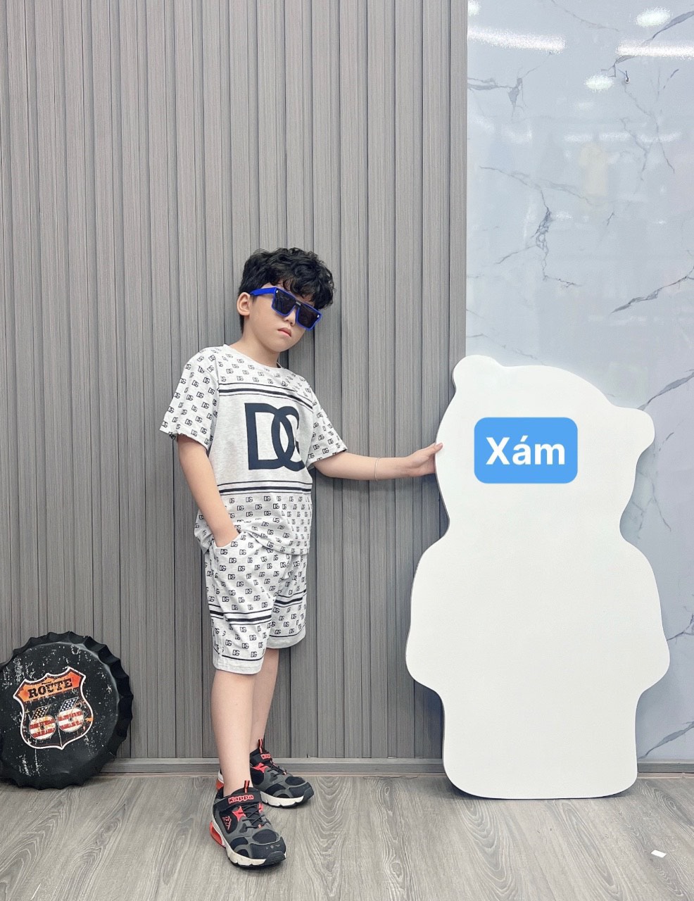 Bộ bé trai cotton in hình DG quần sọc (13-26kg)