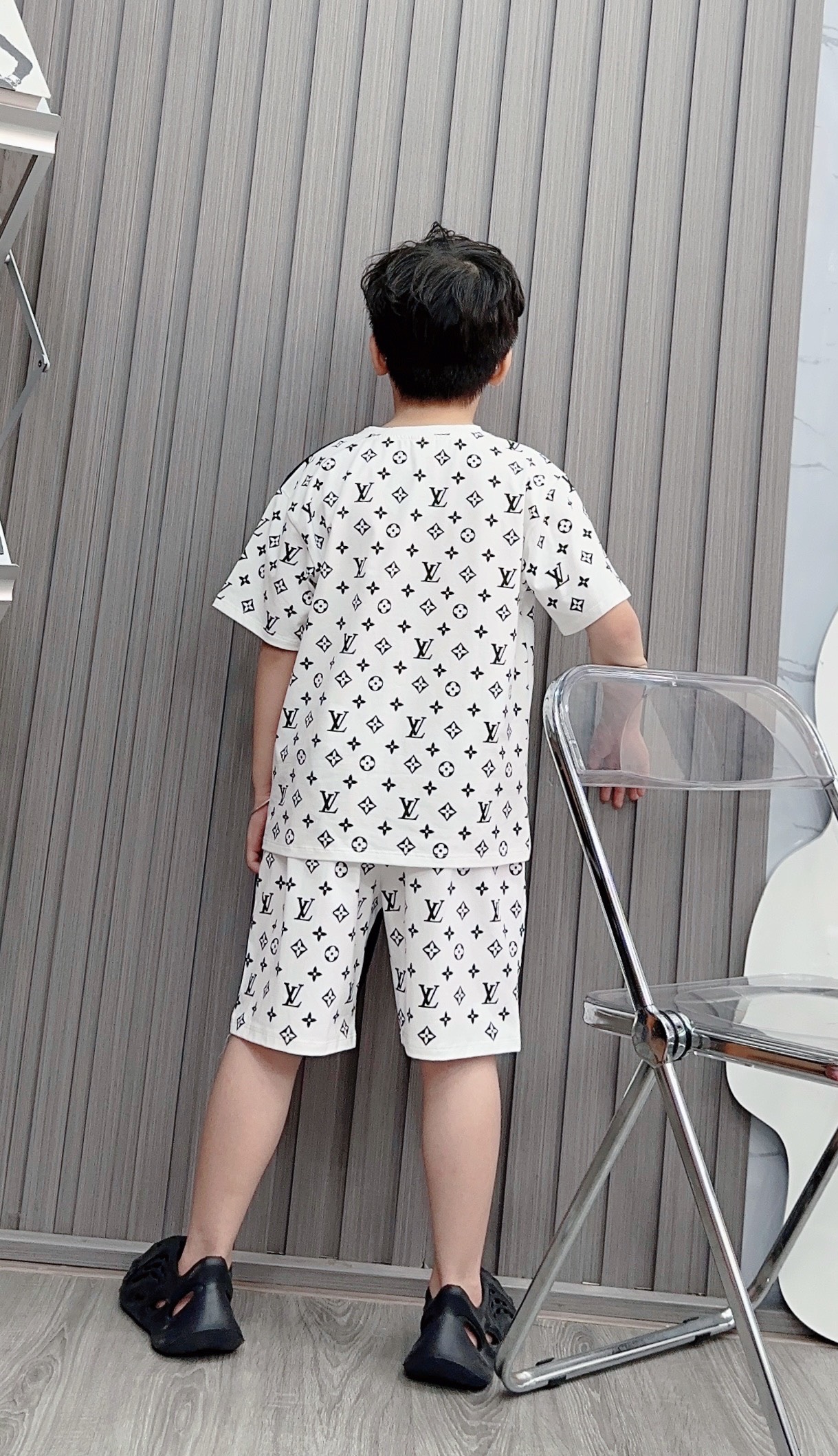 Bộ bé trai cotton in hình LOUIS VUITON (26-42kg)