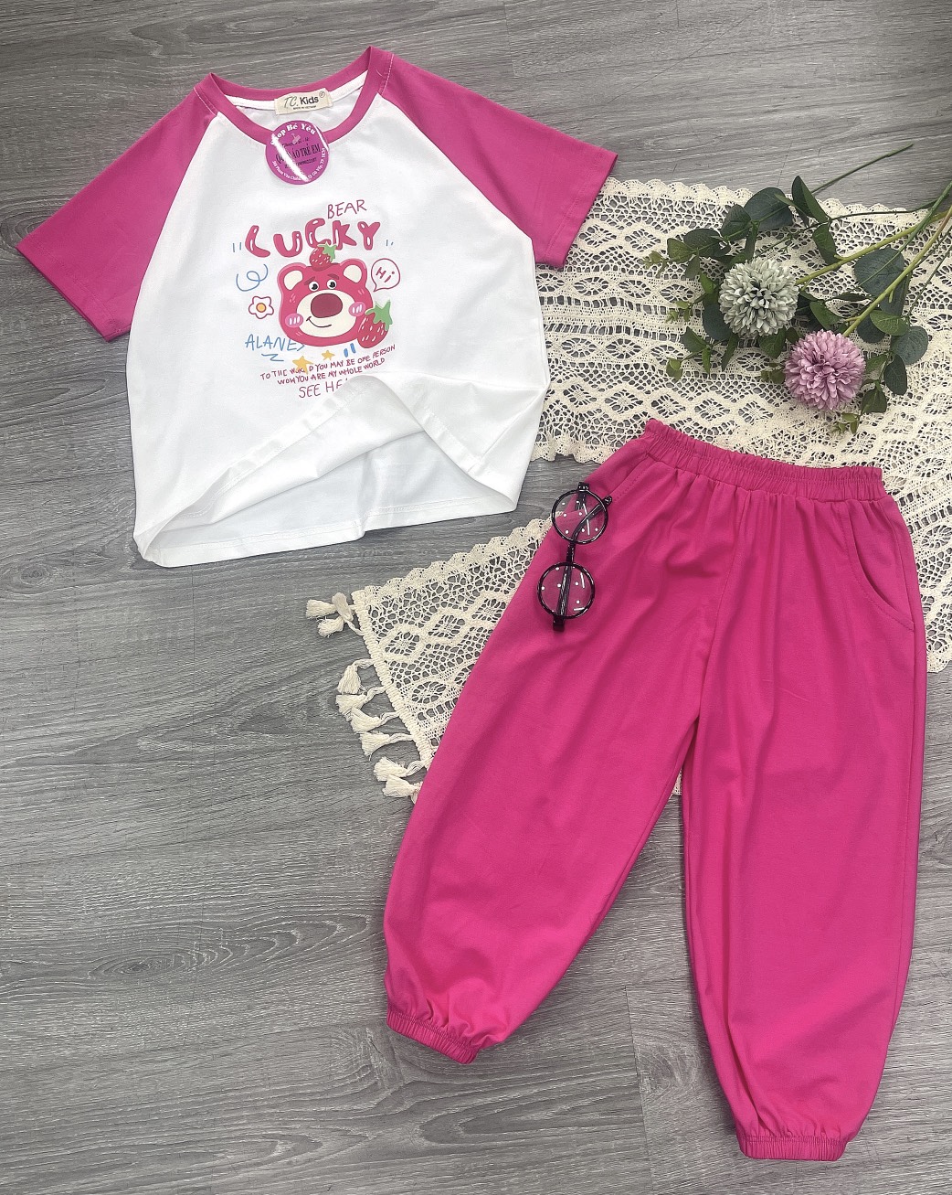 Bộ gấu dâu quần bo size cho bé từ 26-40Kg