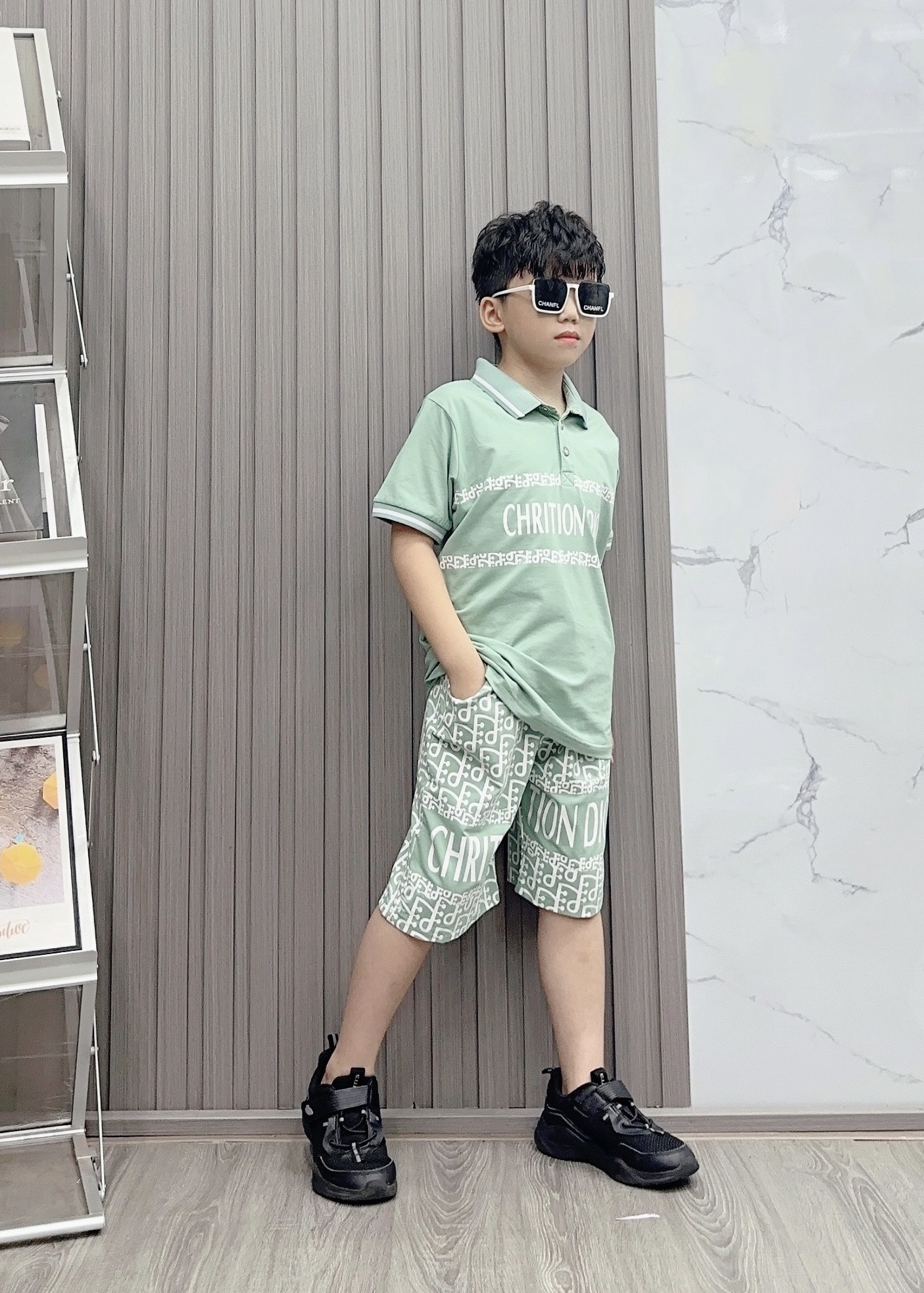 Bộ thun cotton cổ trụ in Chrition Dior size cho bé từ 42-60Kg