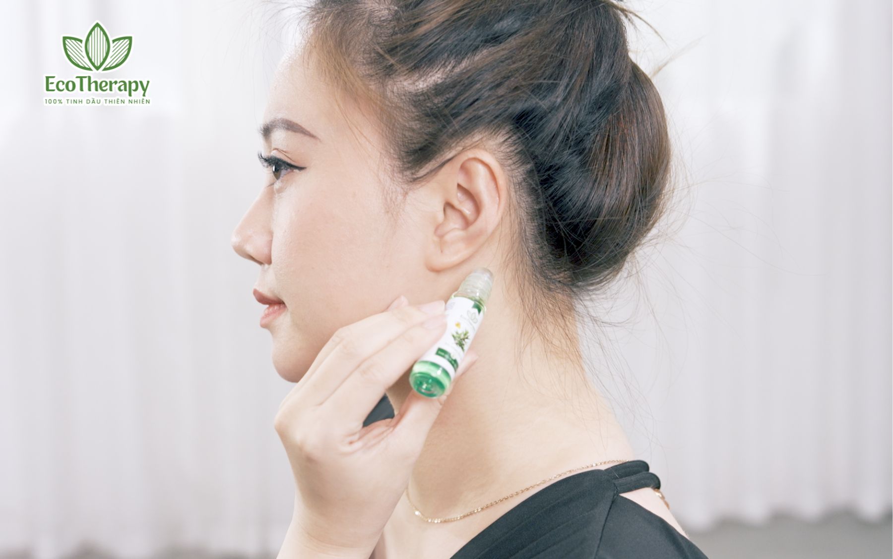 Bôi tinh dầu  đã pha loãng với dầu nền lên da hay hít trực tiếp? Lựa chọn phương pháp phù hợp cho từng nhu cầu