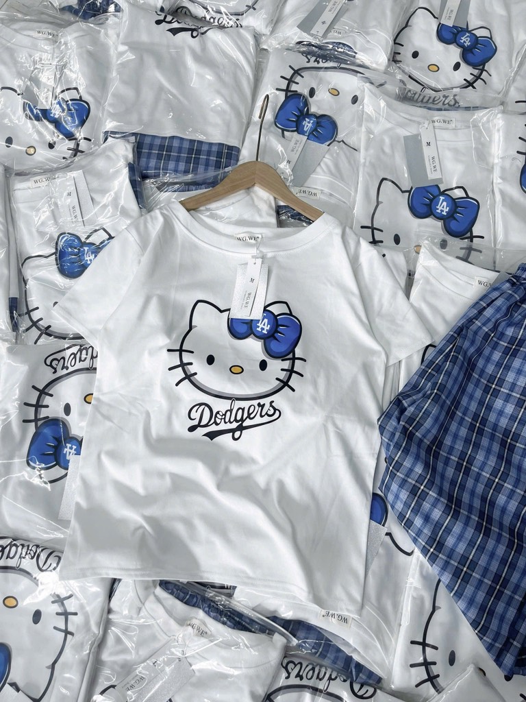 SET BỘ ÁO TRẮNG MÈO QUẦN KẺ XANH NỮ (SALE 105K)