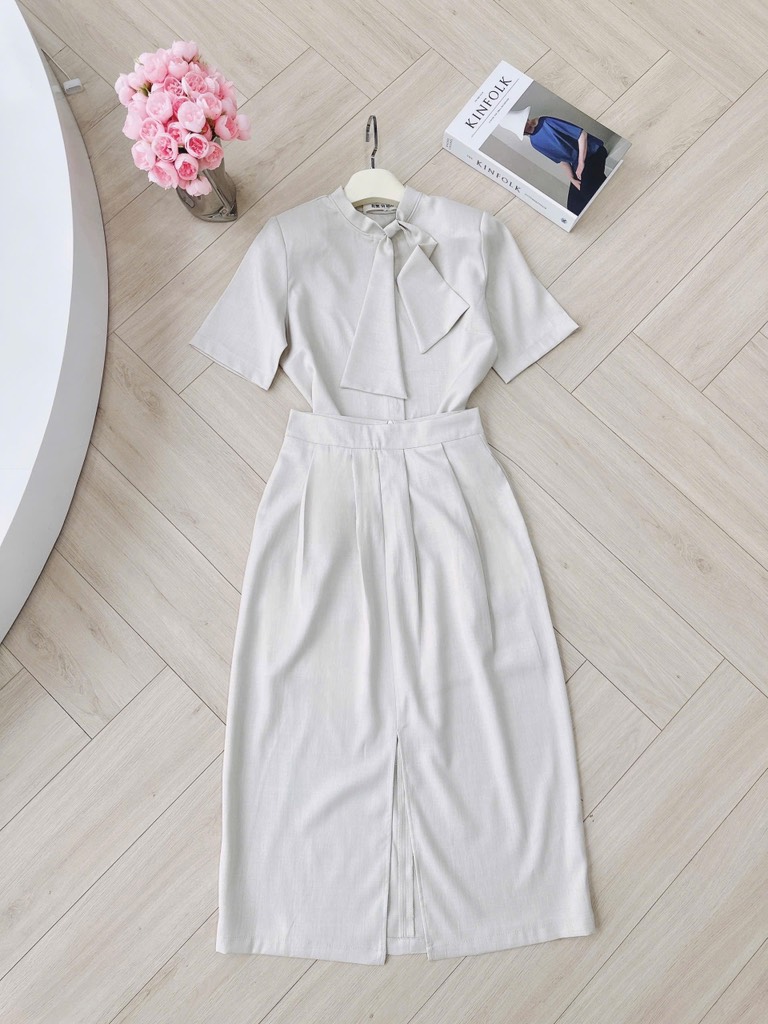 SET CHÂN VÁY LI XẺ TRƯỚC MIX ÁO CỔ NƠ ĐỆM VAI NỮ SẴN