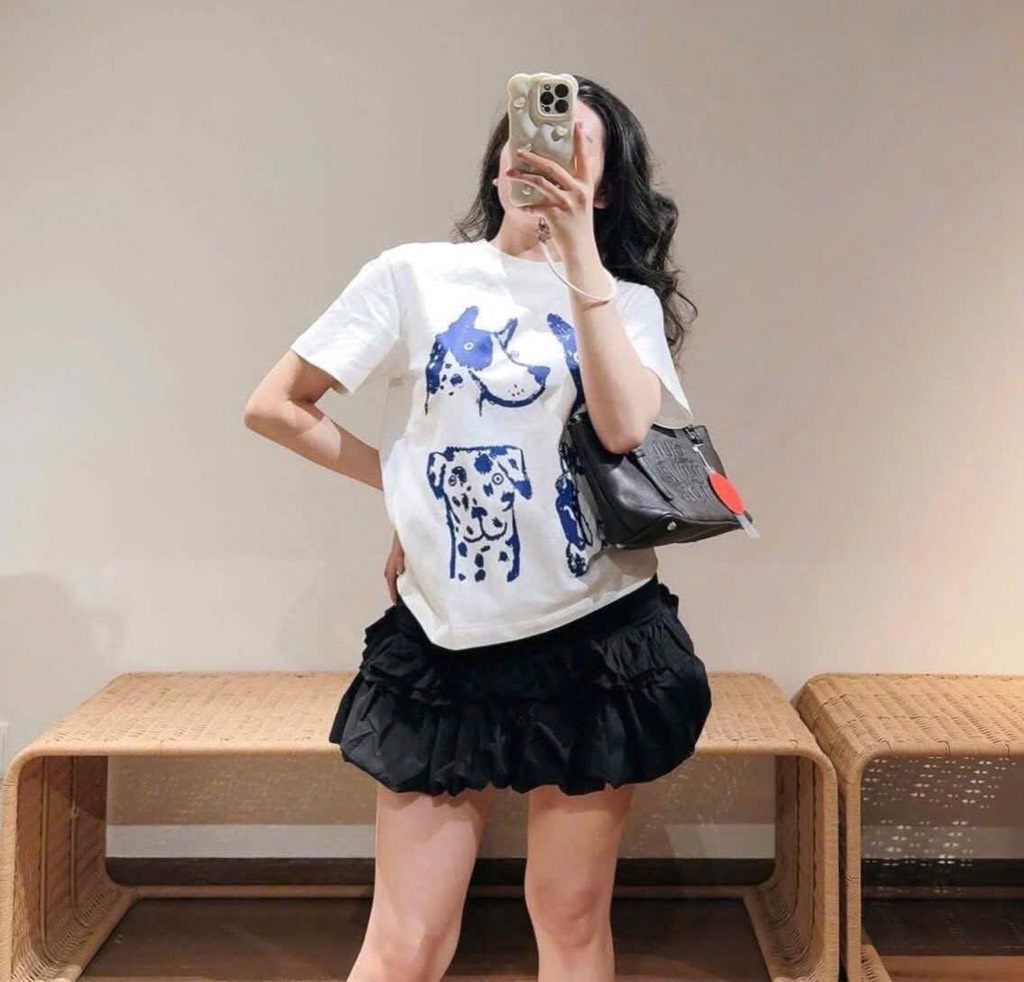 ÁO PHÔNG TRẮNG HOẠ TIẾT CHÓ XANH NỮ (LOẠI ĐẮT) SẴN (xả 40k)