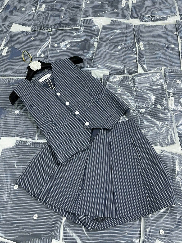 SET ÁO MIX CHÂN VÁY KẺ NỮ