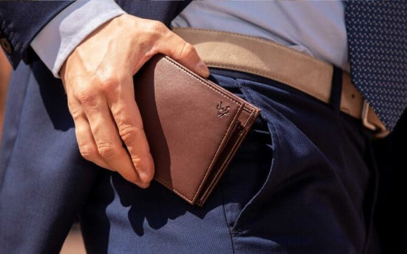 Tổng hợp những chất liệu làm ví da phổ biến nhất hiện nay