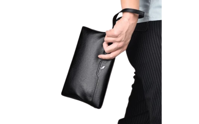 Cầm góc trên của ví