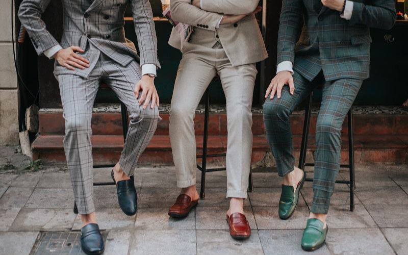 Giày sục nam là gì? Hướng dẫn phối đồ với giày Mules cực chất