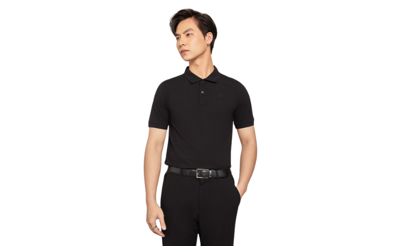 15 cách phối đồ với áo polo đen lịch lãm