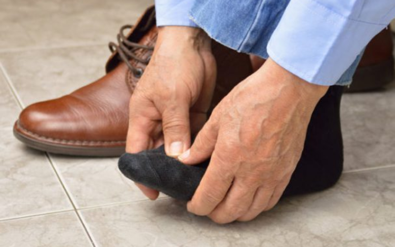 15 Cách khắc phục đi giày bị đau ngón chân hiệu quả