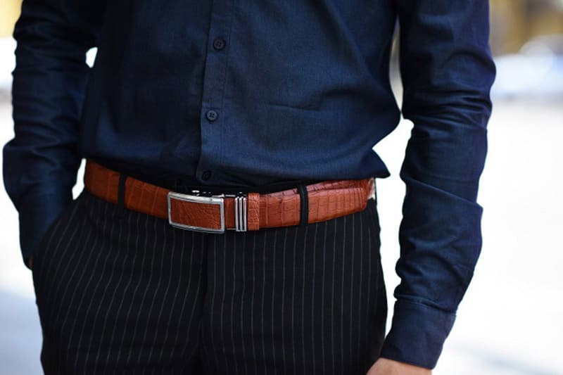 cách tháo thắt lưng nam 7