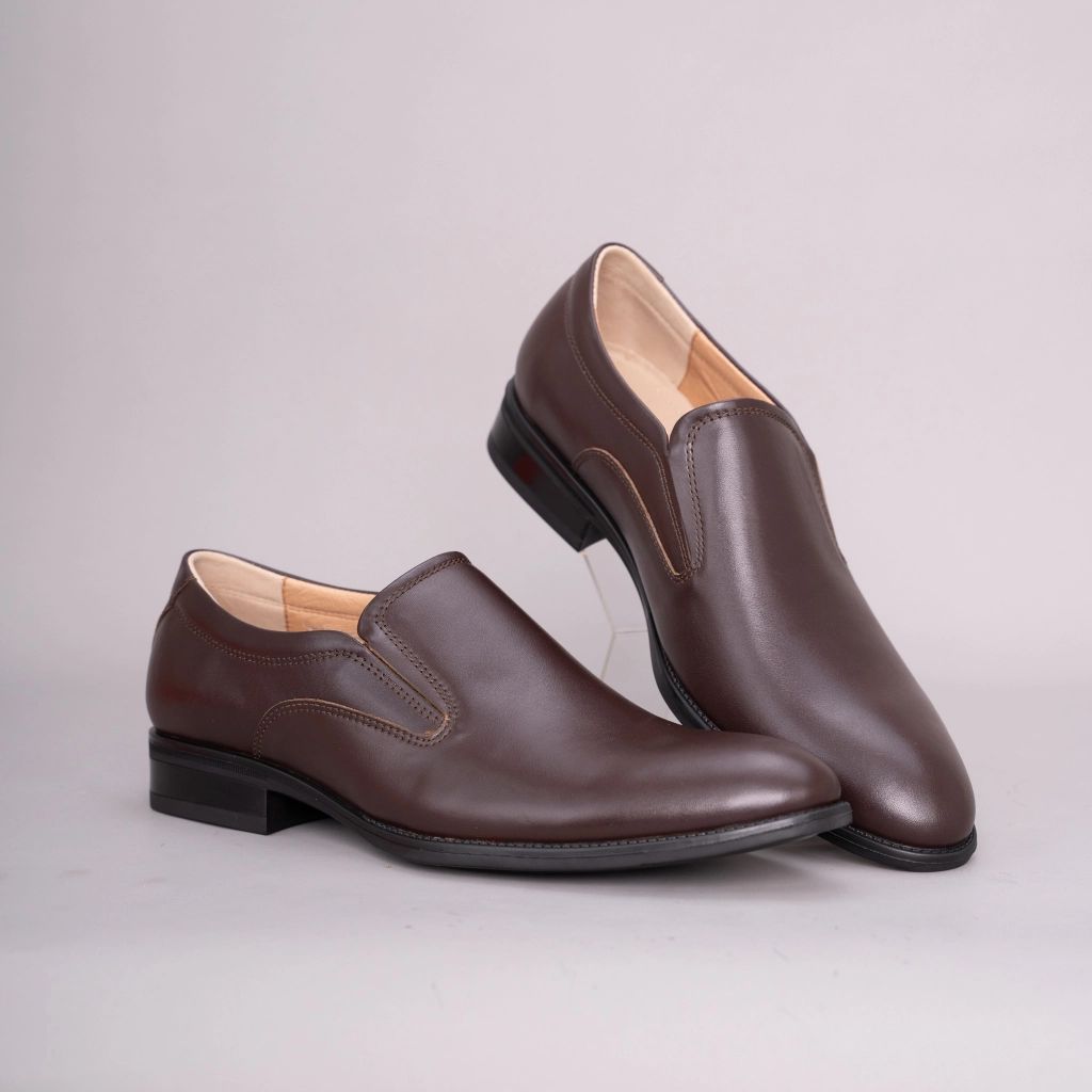 Các tiêu chí quan trọng khi chọn mua giày da nam công sở