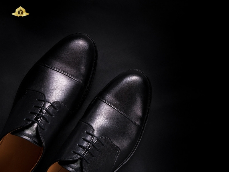 Giày Oxford + Quần Chinos – Smart casual cuốn hút