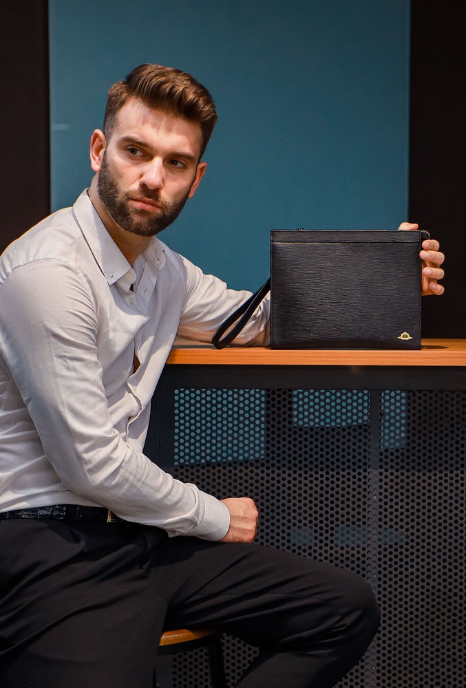Những mẫu clutch, ví cầm tay đẹp nhất hiện nay