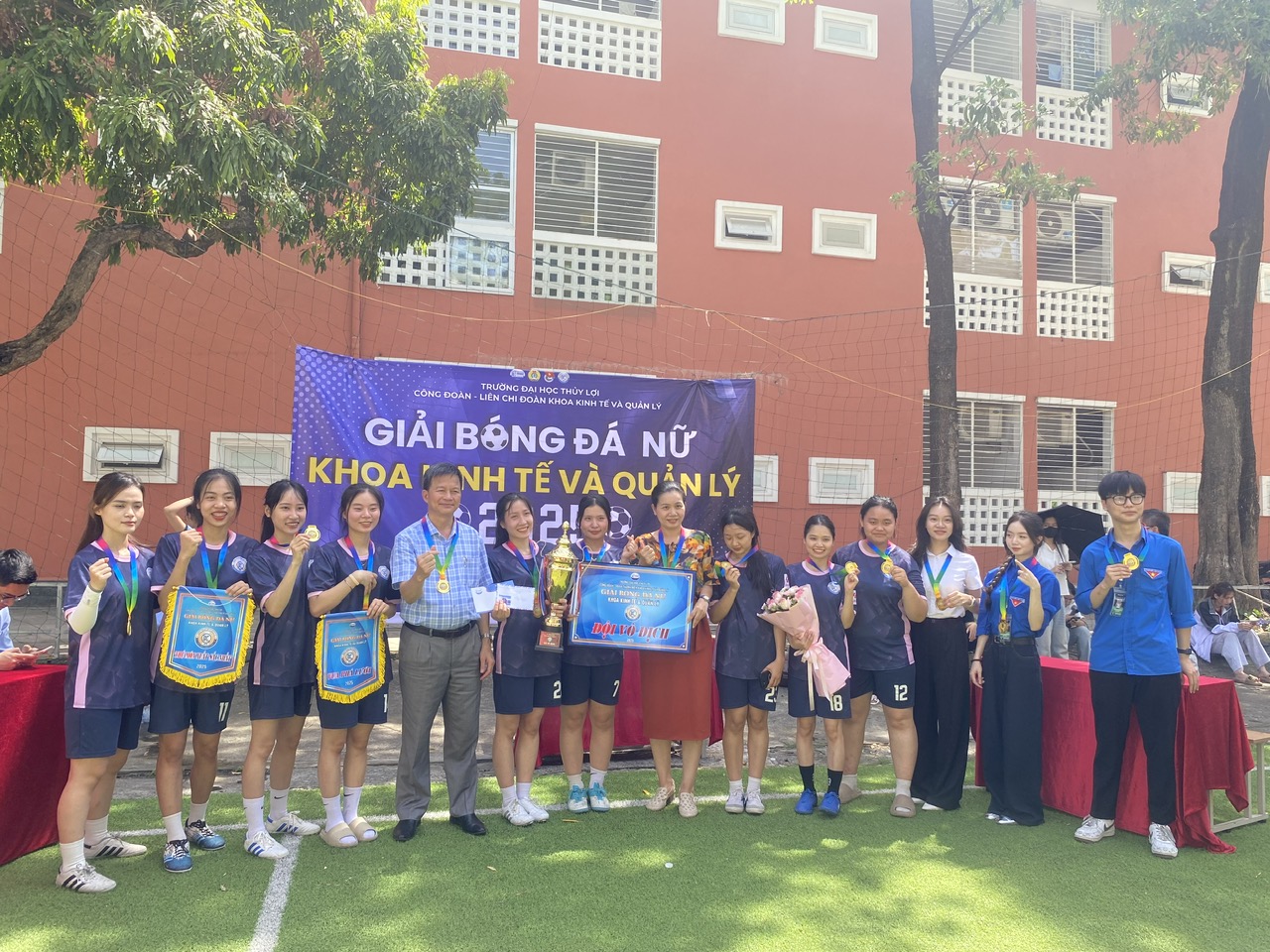 Khoa Kinh tế và Quản lý TLU