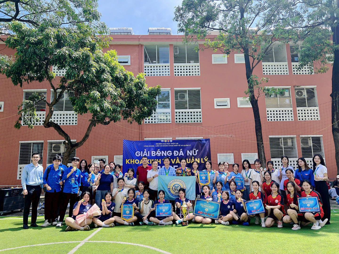 Khoa Kinh tế và Quản lý TLU