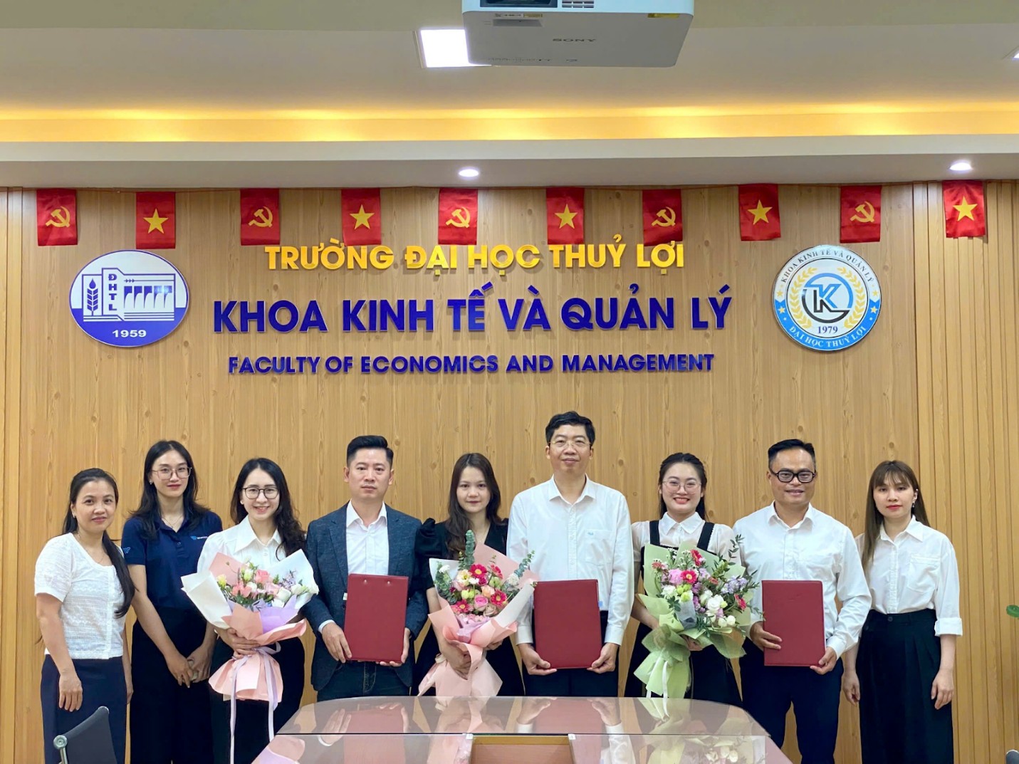 🔥Lễ ký kết hợp tác giữa VNNIC, Nhân Hòa và Đại học Thủy lợi: Nâng cao cơ hội thực tập và khởi nghiệp cho sinh viên Thương mại điện tử🔥 Khoa Kinh tế và Quản lý TLU