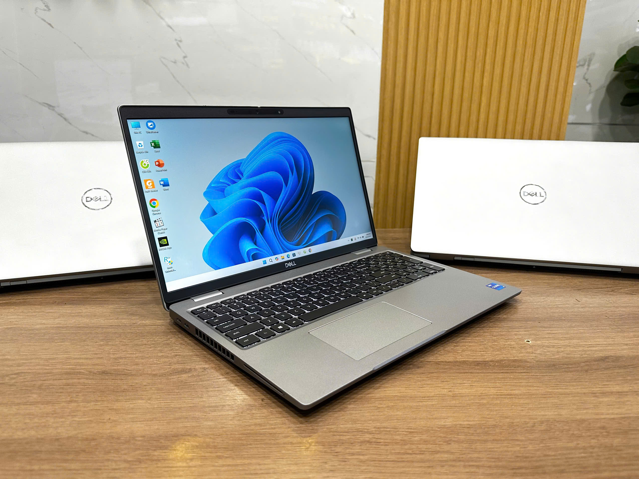 Dell Latitude 5520 (i7-1185G7/8GB RAM/SSD 256GB/15.6″ FHD)