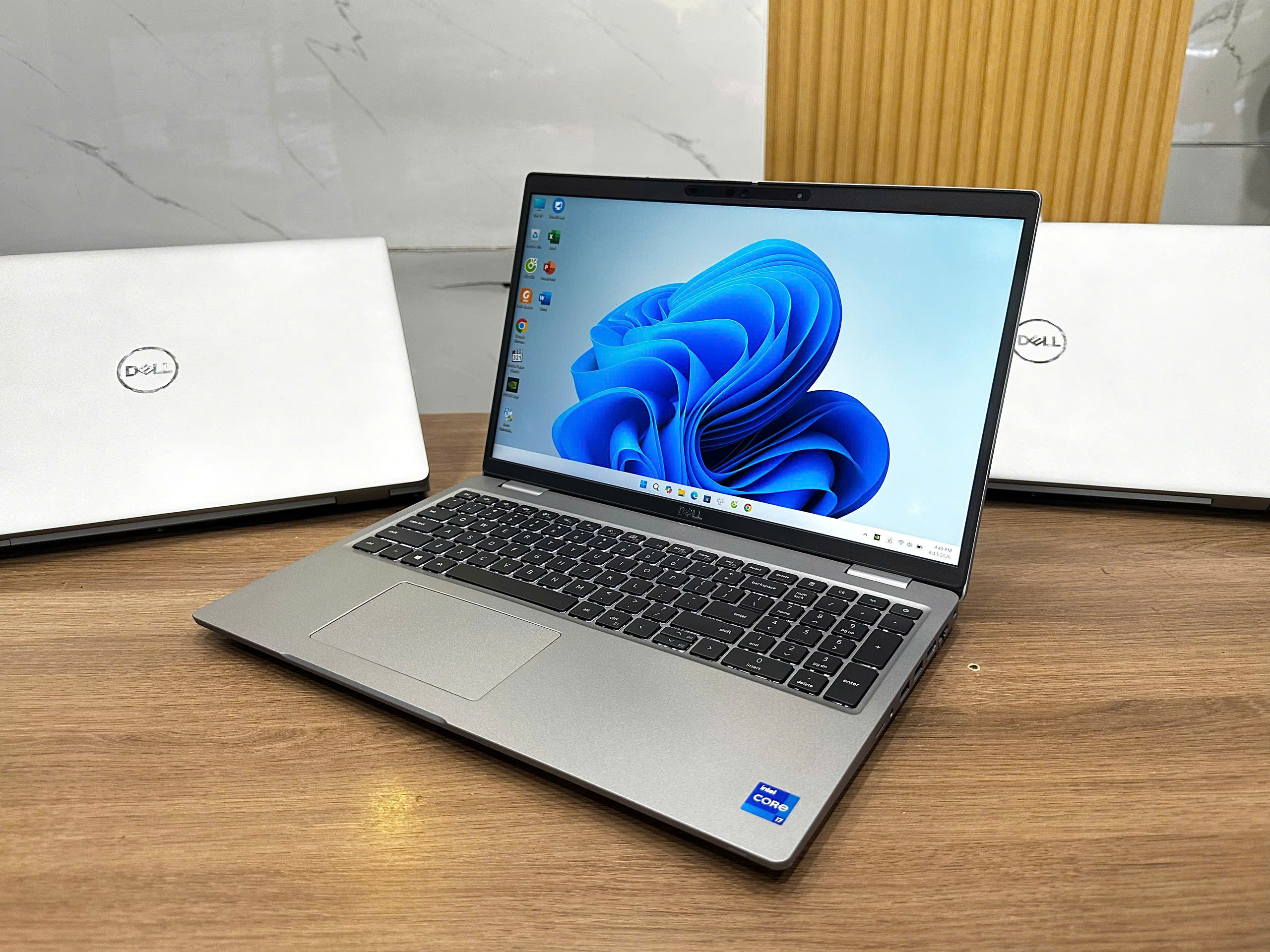 Dell Latitude 5520 (i7-1185G7/8GB RAM/SSD 256GB/15.6″ FHD)