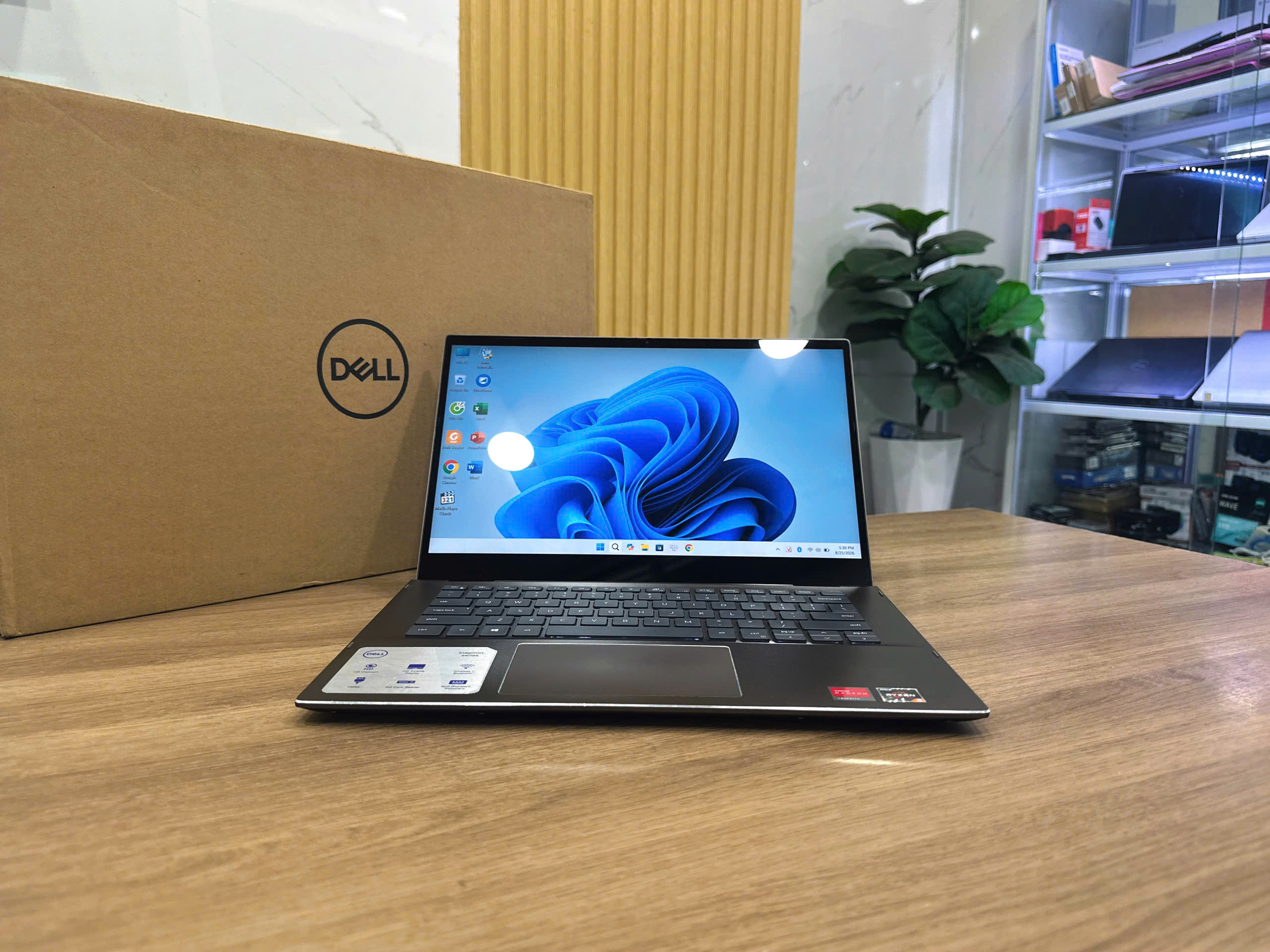 Dell Inspiron 7405 2-in-1 (Ryzen 5-4500U/8GB RAM/ SSD 256GB/14" FHD Touch-Screen)