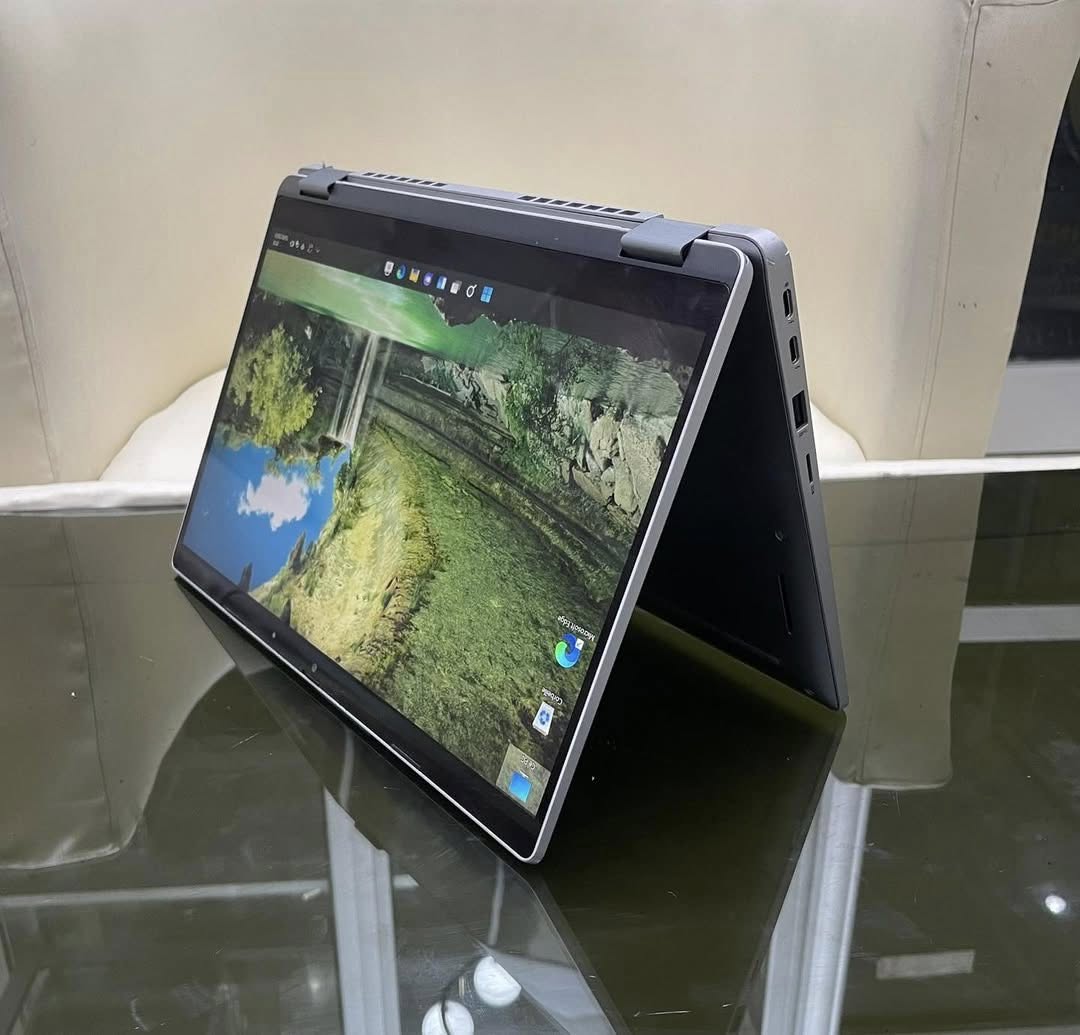 Dell Latitude 5320 2-in-1 Laptop Intel Core i5-1145G7 16GB RAM 256GB SSD