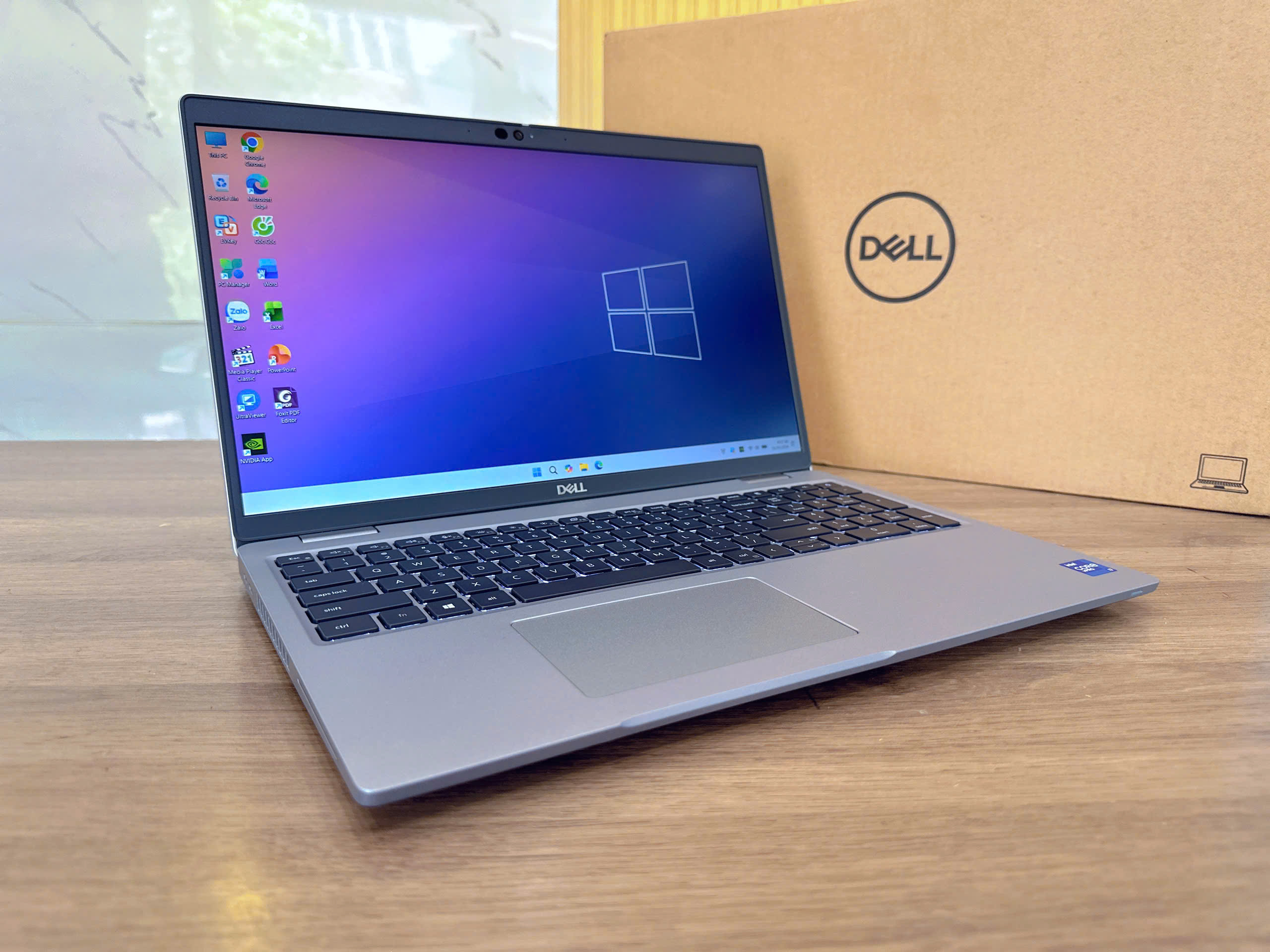 Laptop Dell Precision 3560 (i7-1185G7 / 16GB RAM / 512GB SSD / NVIDIA Quadro T500 / Màn 15.6 inch FHD)