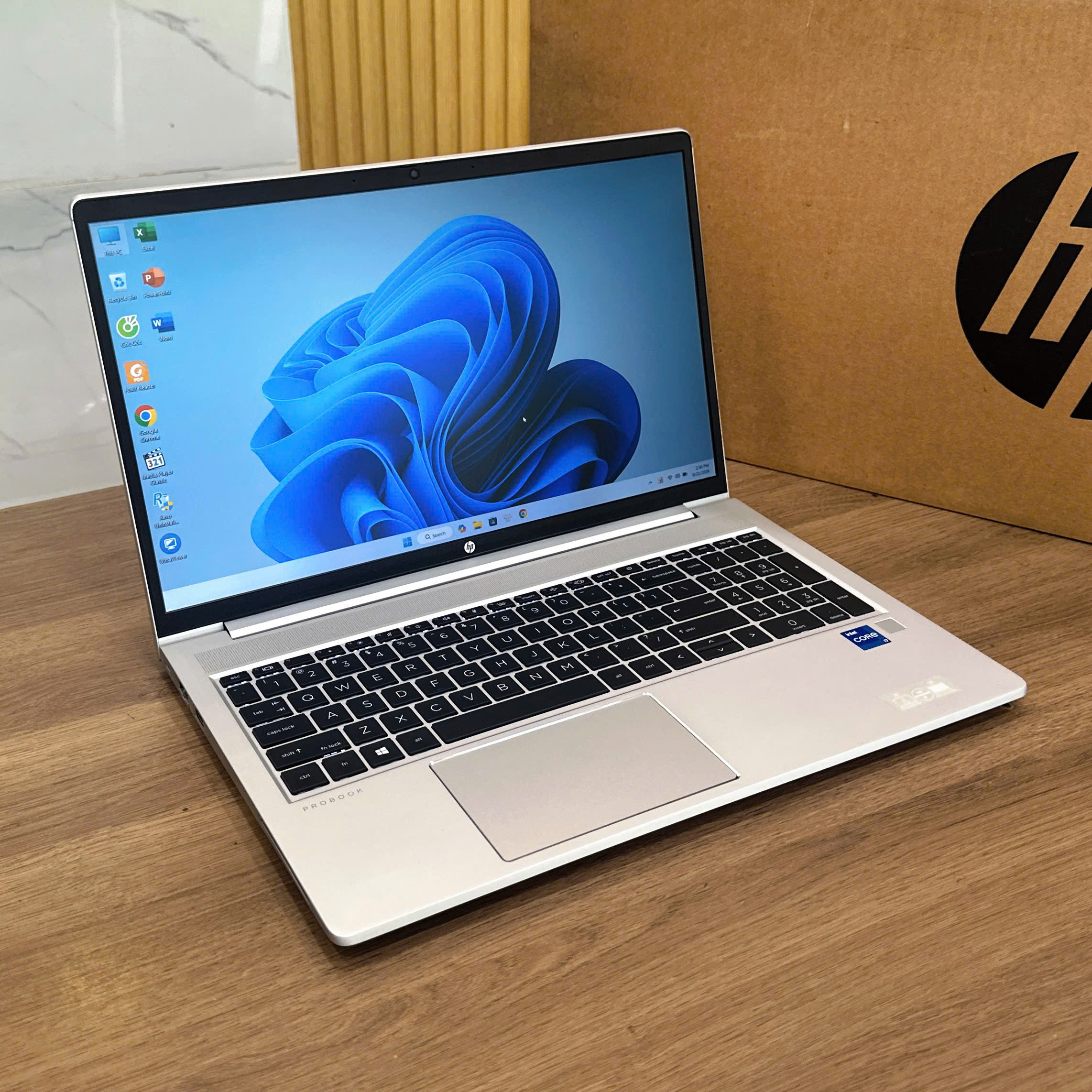 HP ProBook 650 G8 (i7-1165G7/8GB RAM/SSD 256GB NVMe/15.6" FHD)