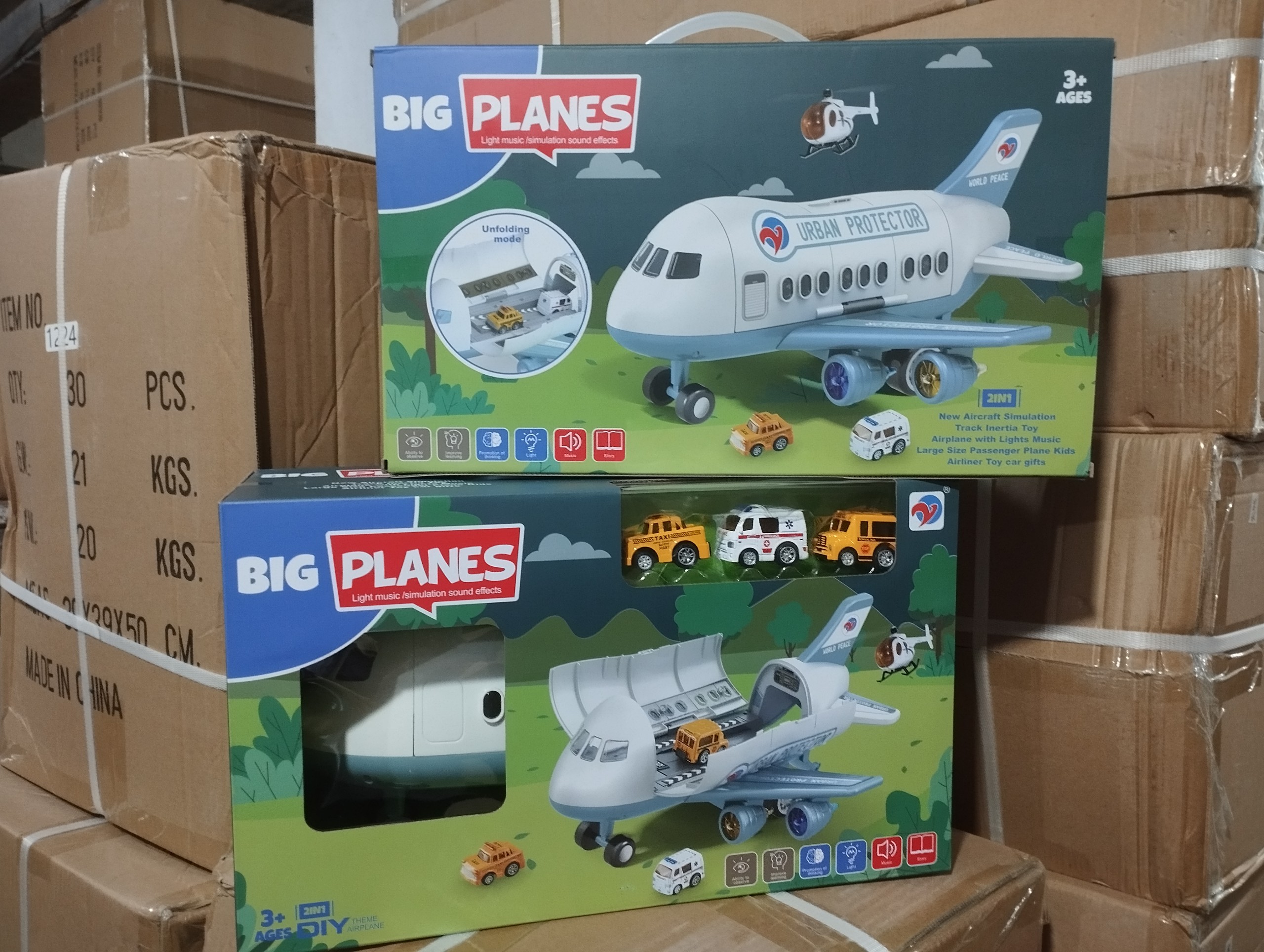 Phi cơ chở xe mã LY558-1002