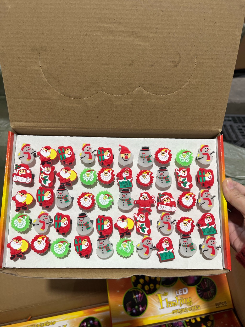 Nhẫn phát sáng mã 12197( bán 50c/ hộp)