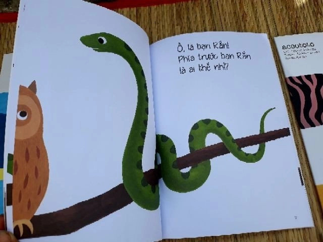 Bộ ehon Ai sau lưng bạn
