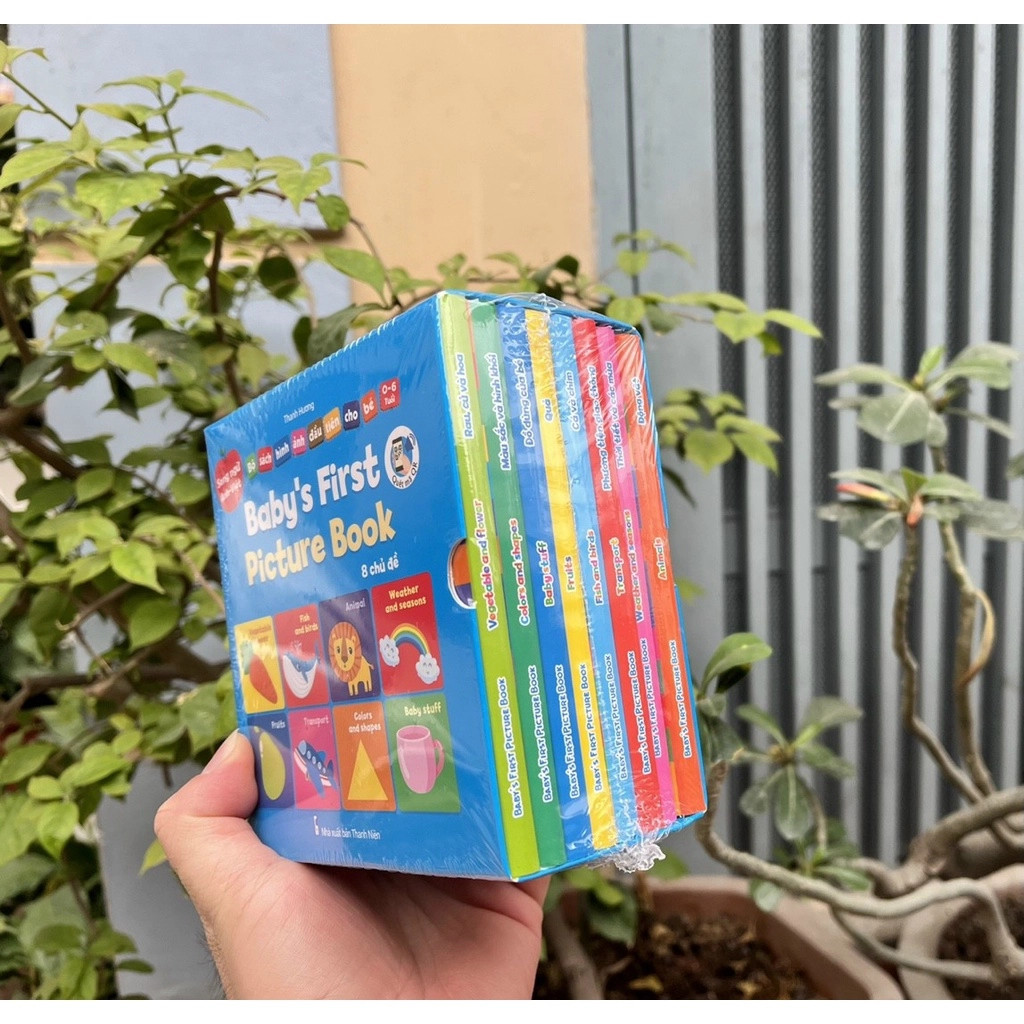 Baby first picture book (bộ sách hình ảnh đầu tiên cho bé về thế giới xung quanh)