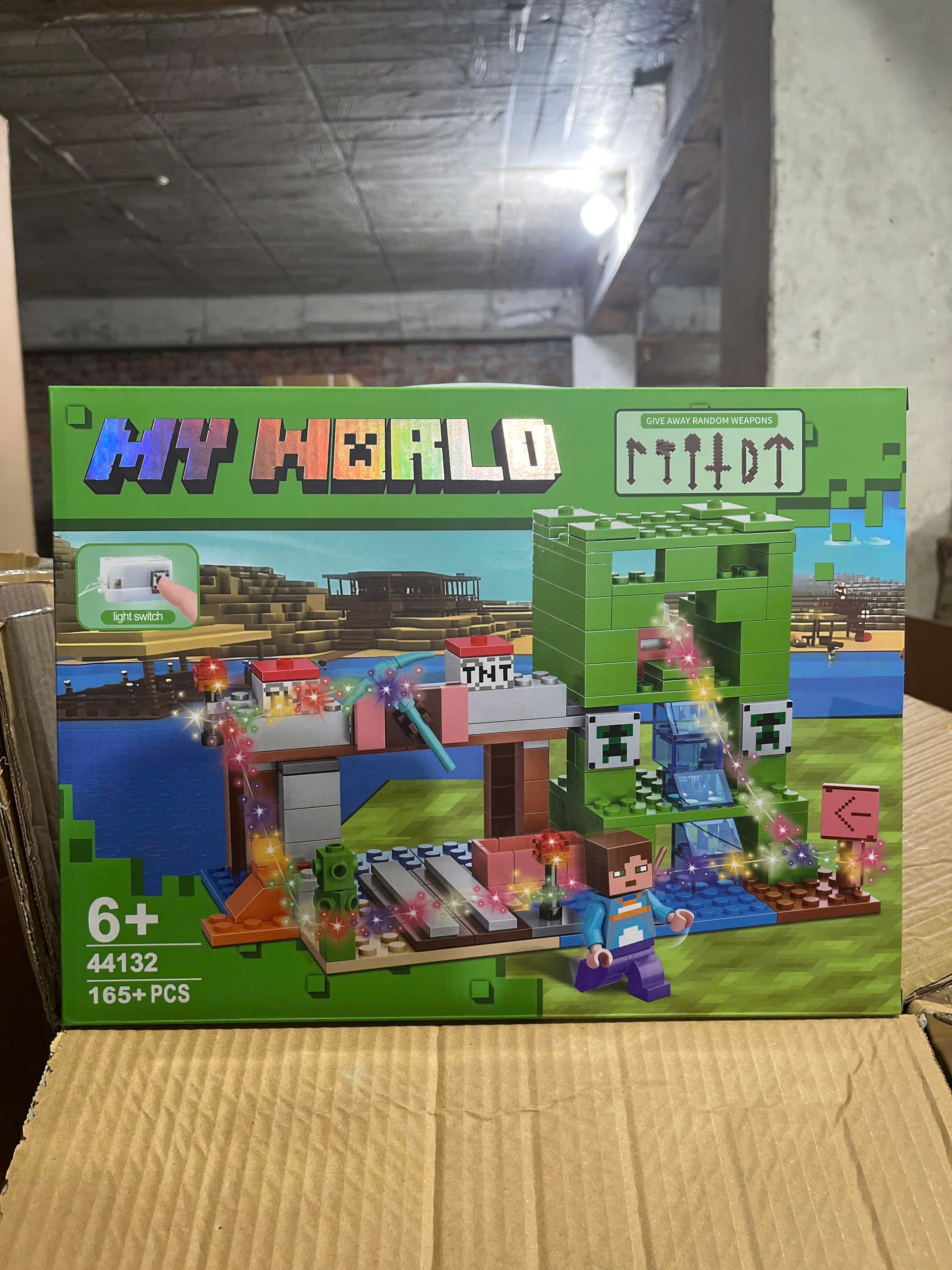 (Giá Đã bao gồm VAT) - Bộ xếp hình Minecraft 165pcs mã 44132