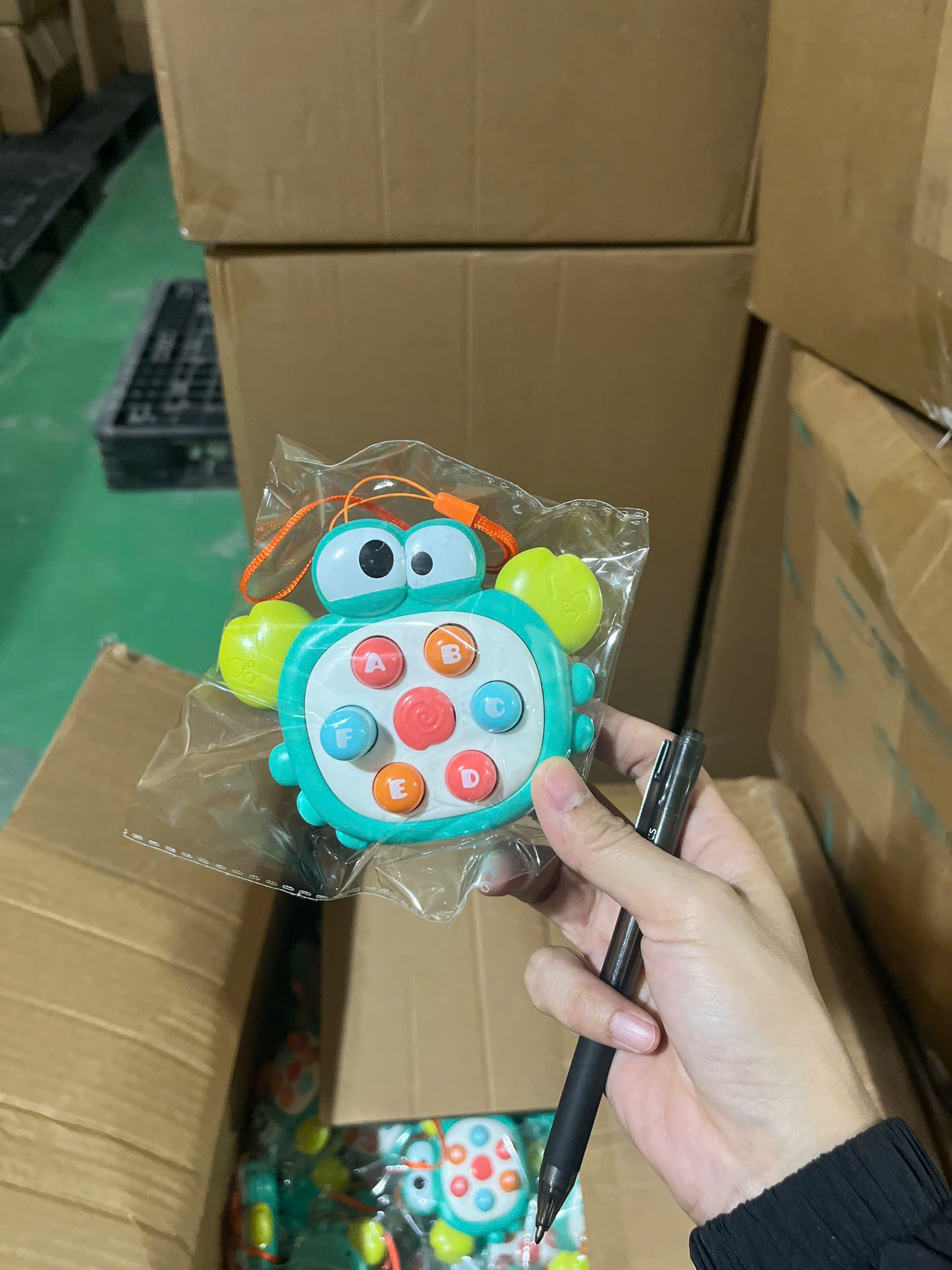 (Giá Đã bao gồm VAT) - Đập chuột cua bấm tay mã 777Y-14C