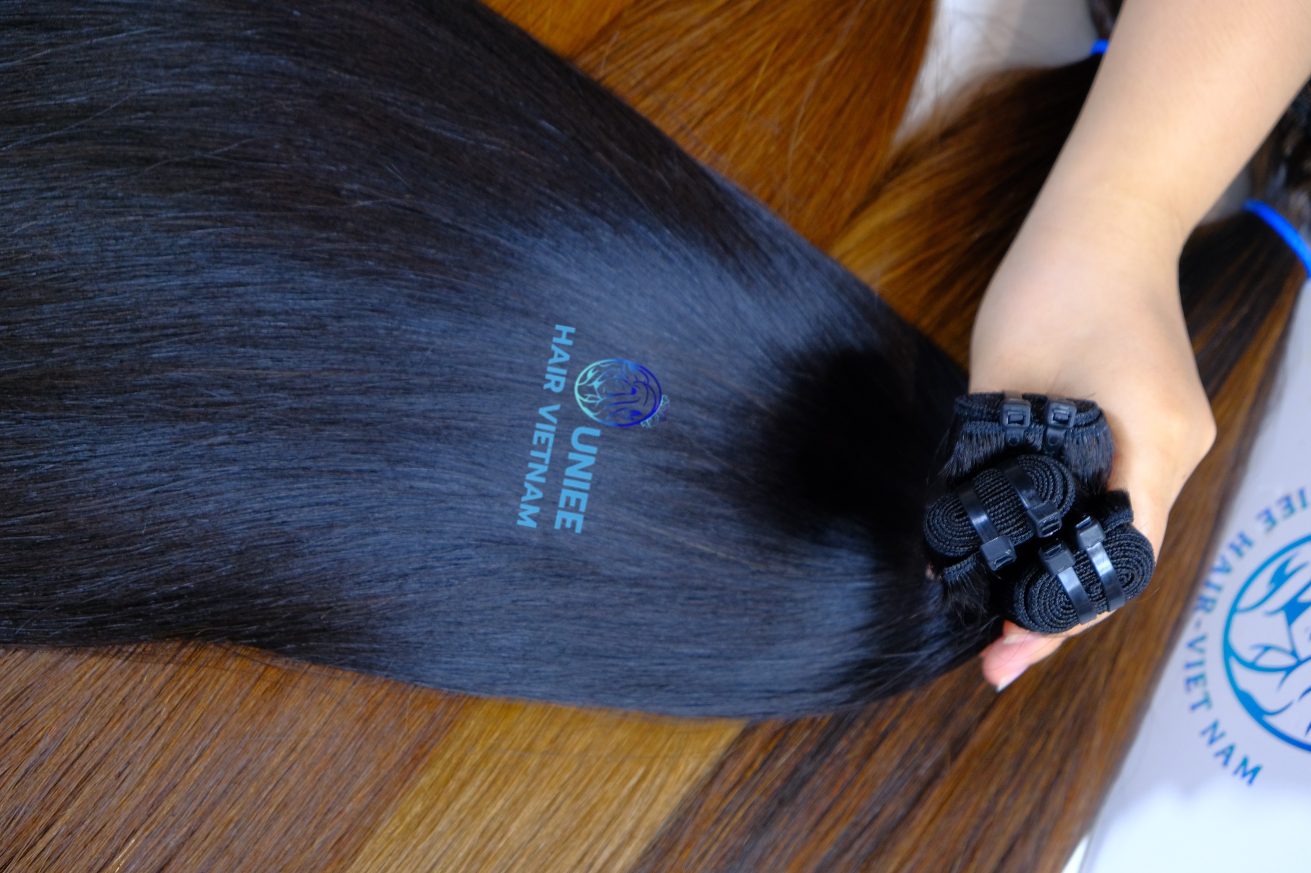 Weft hair 1B