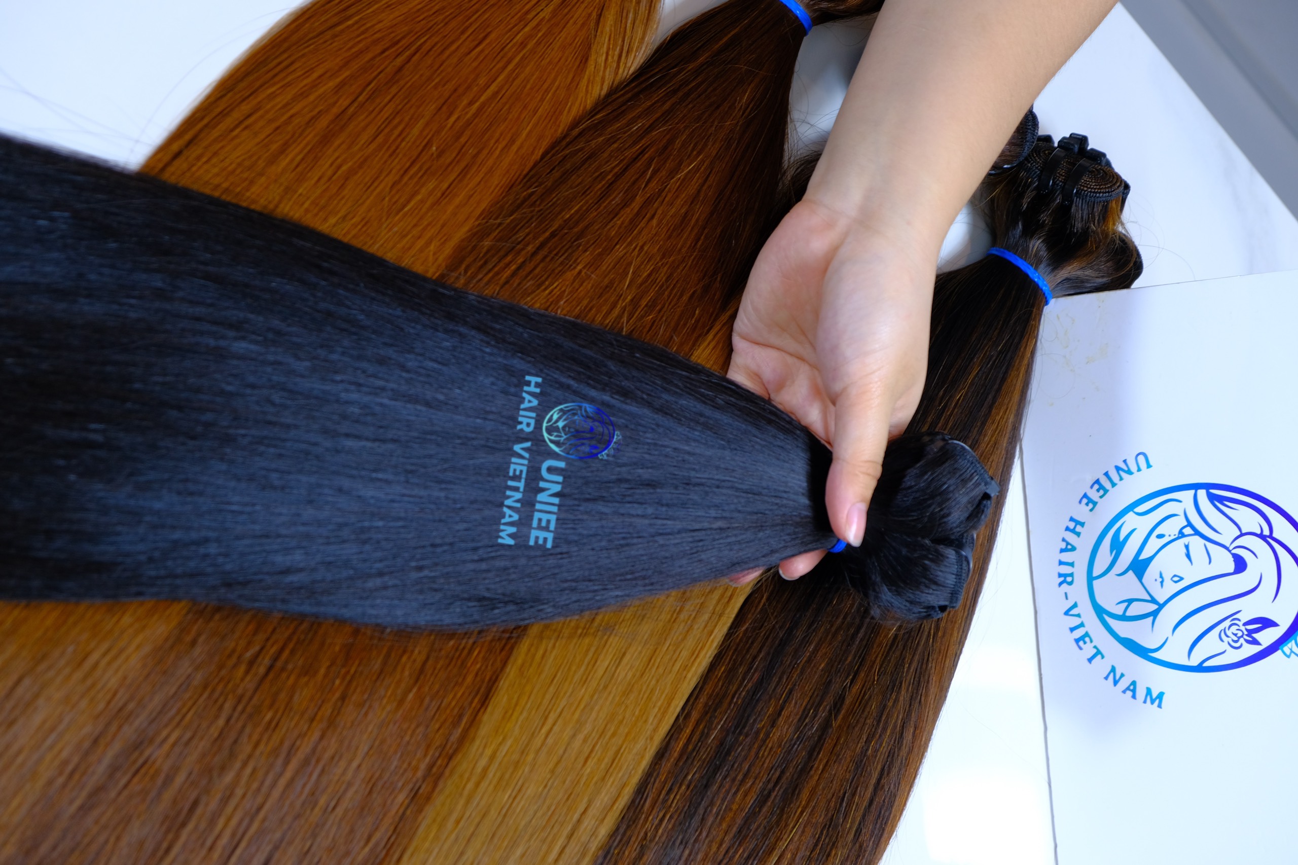 Weft hair 1B
