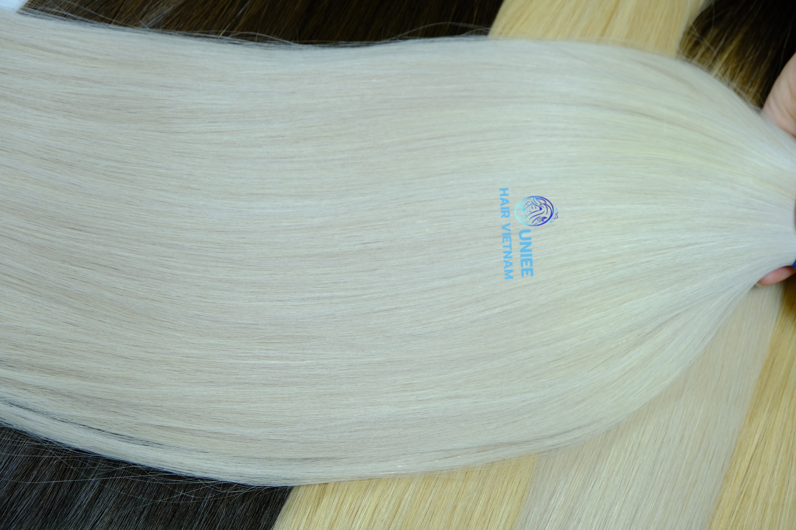 Weft color platinum