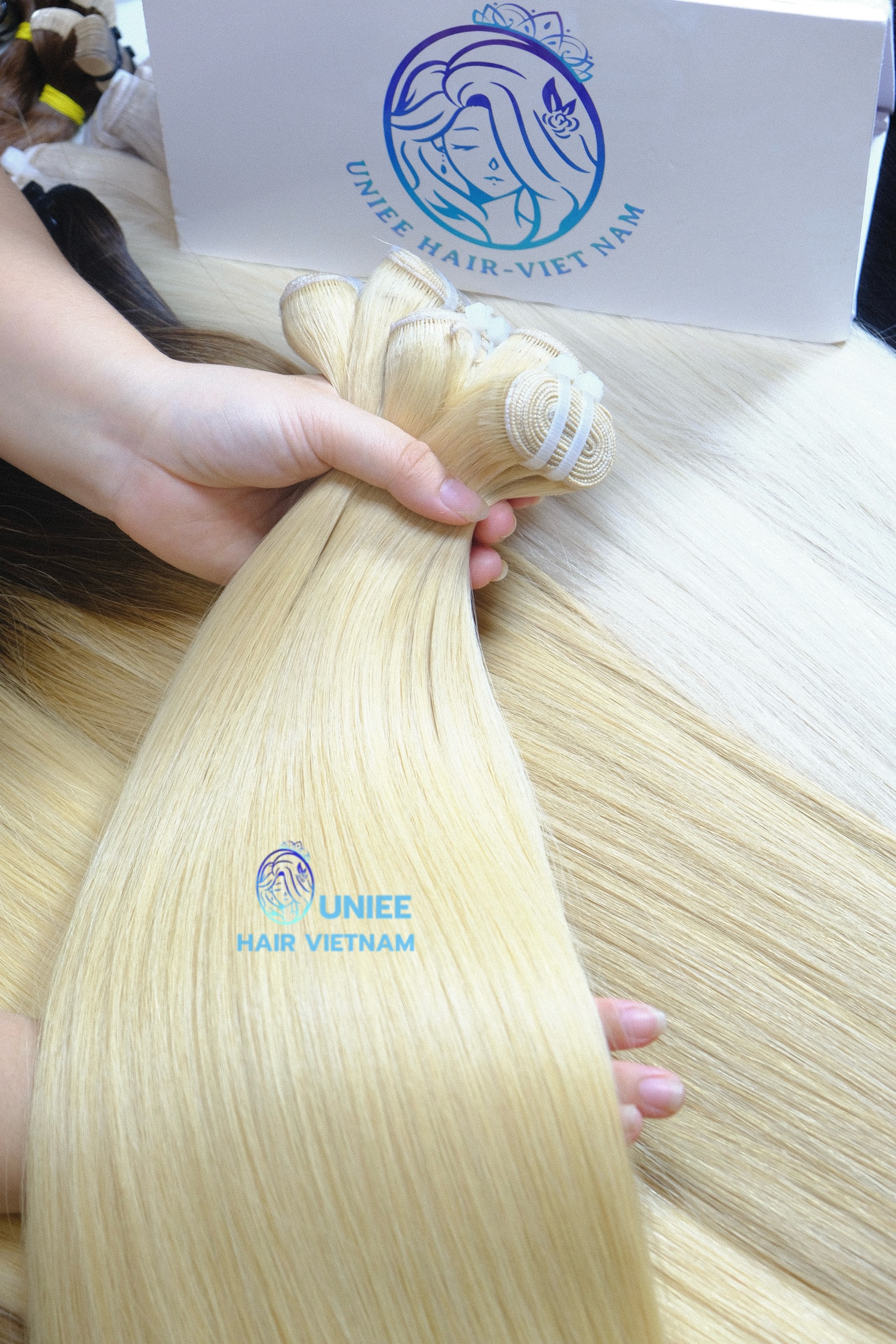 Weft color 613