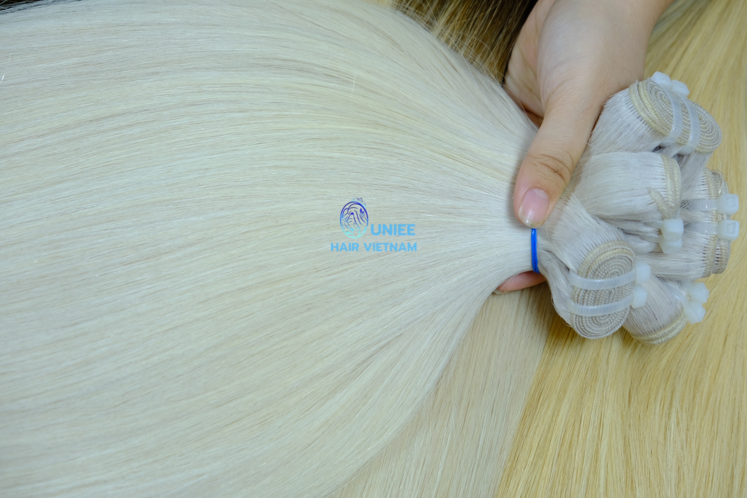 Weft color platinum